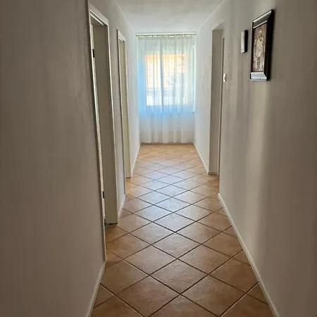 Five Peaks Apartment *