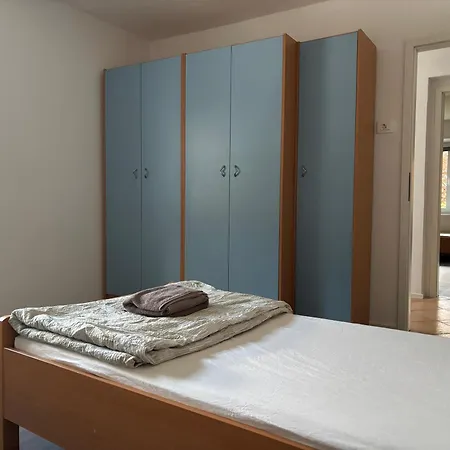 Apartment Five Peaks